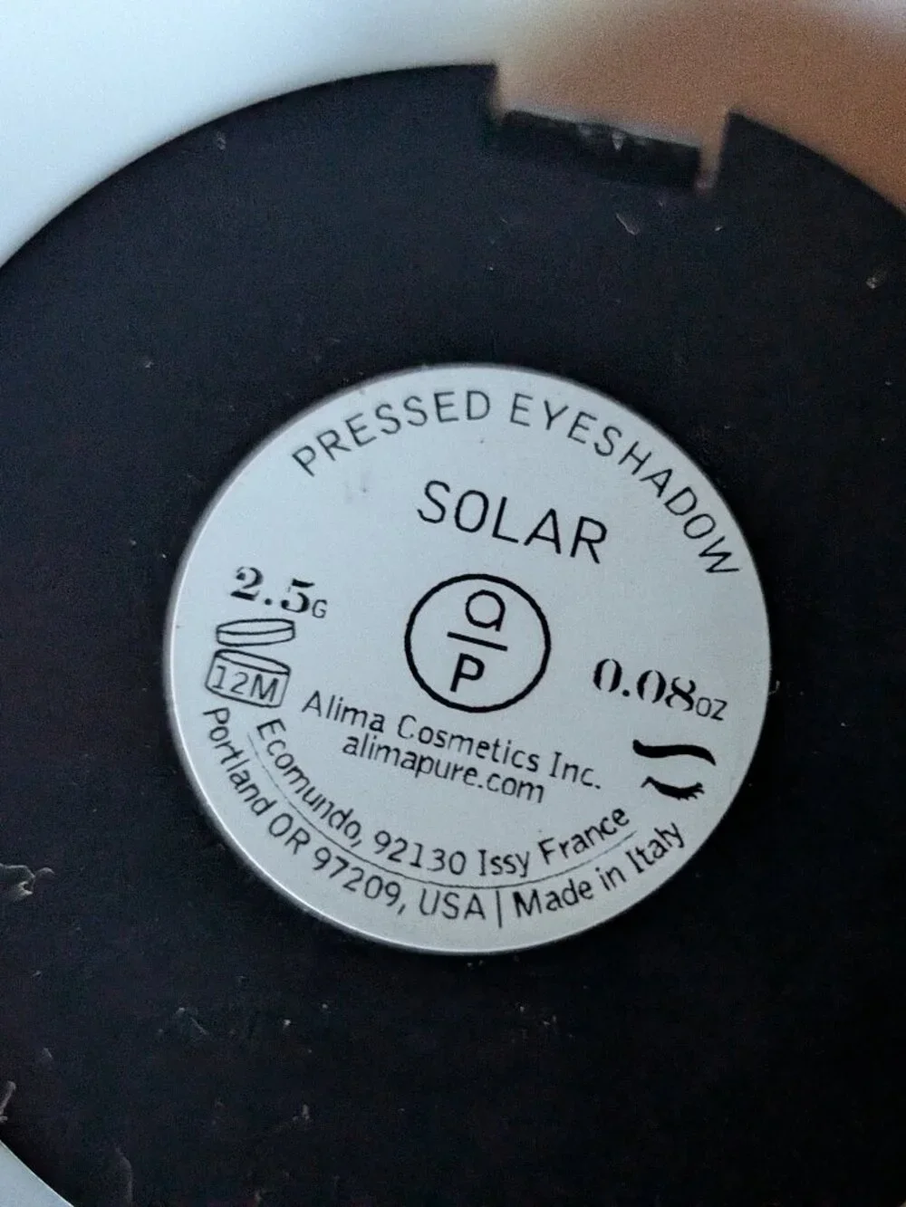 Alima Pure Refillable Pressed Eyeshadow Compact + Refill Pan in Solar